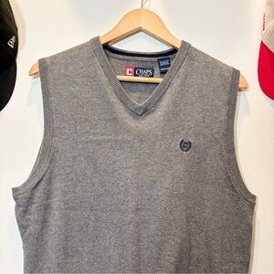 Vintage Men's Gray Chaps V-Neck Sweater Vest with Embroidered Crest 100% Cotton
